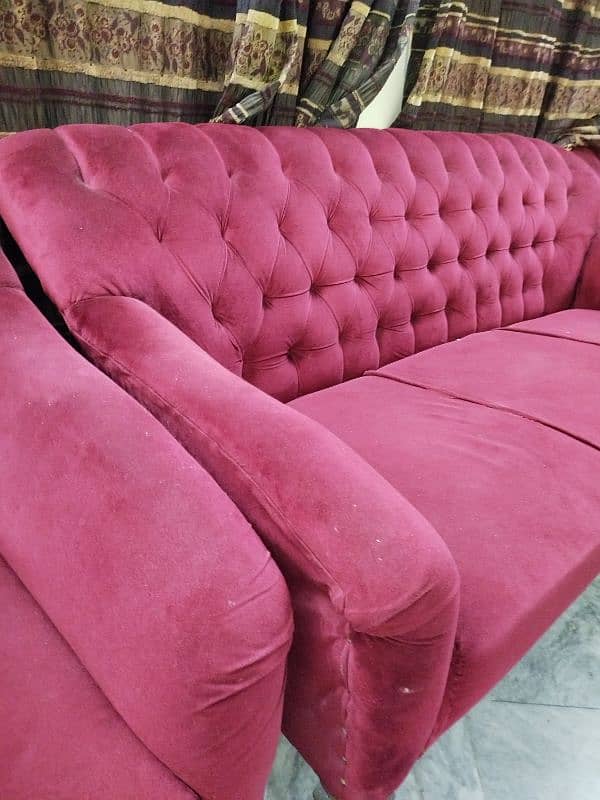 5 seater velvet sofa with wood base 4