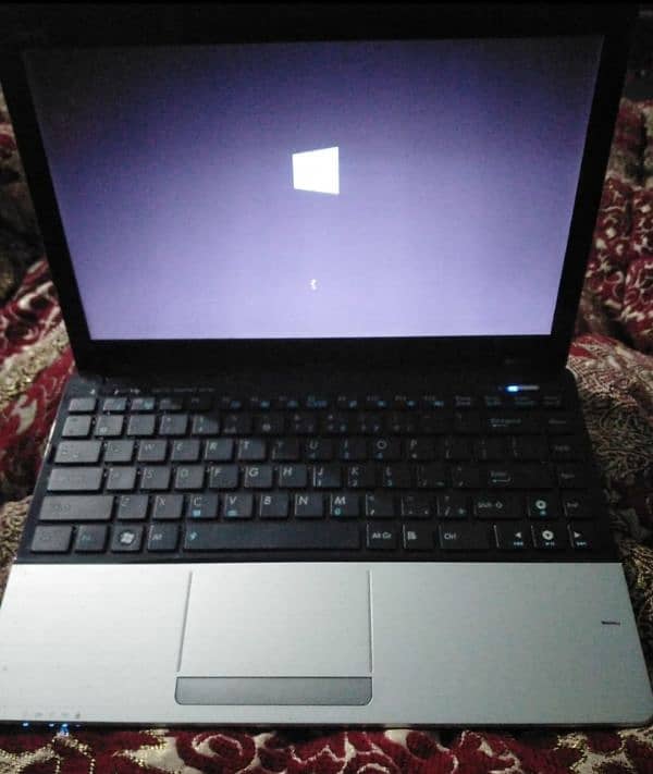 Asus Laptop, 4 256 SSD Urgent sale 18k 1