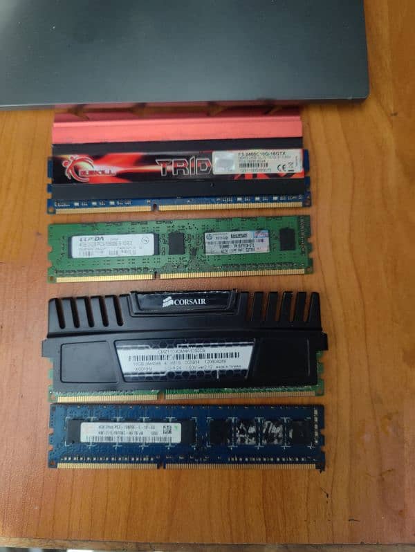 4gb x4 rams DDR3 0