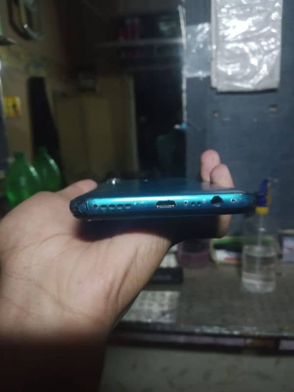 realme 5i 0