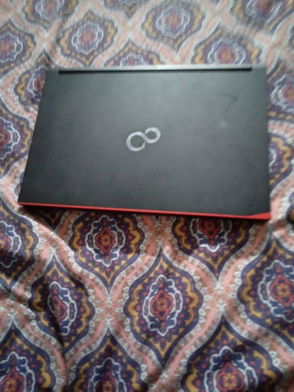 A gaming laptop 0