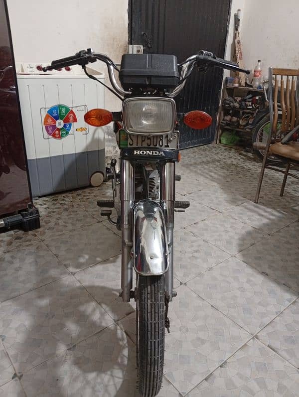 Honda CG 125 2015 MODEL FOR SALE IN GOOD CONDITION 3