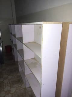 shop used cabinets hai achi condition main hai patex sheet per hai