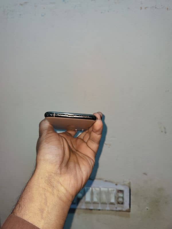 iphone 11pro sim working 3