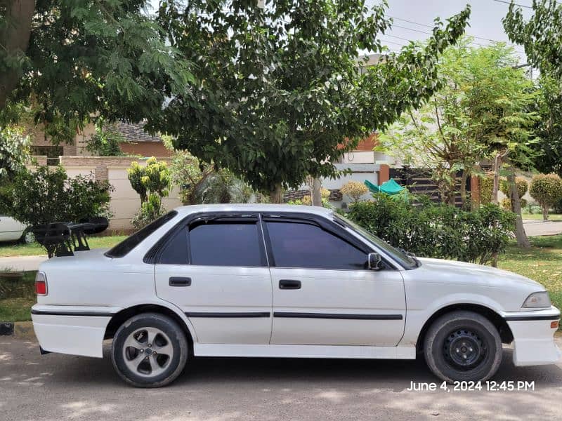 Toyota Corolla 1989 model 9