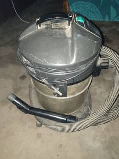 Vaccum Cleaner wet and Dry For sale 8/10