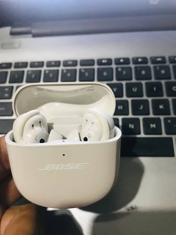 Bose QuietComfort 2 Earbuds 3