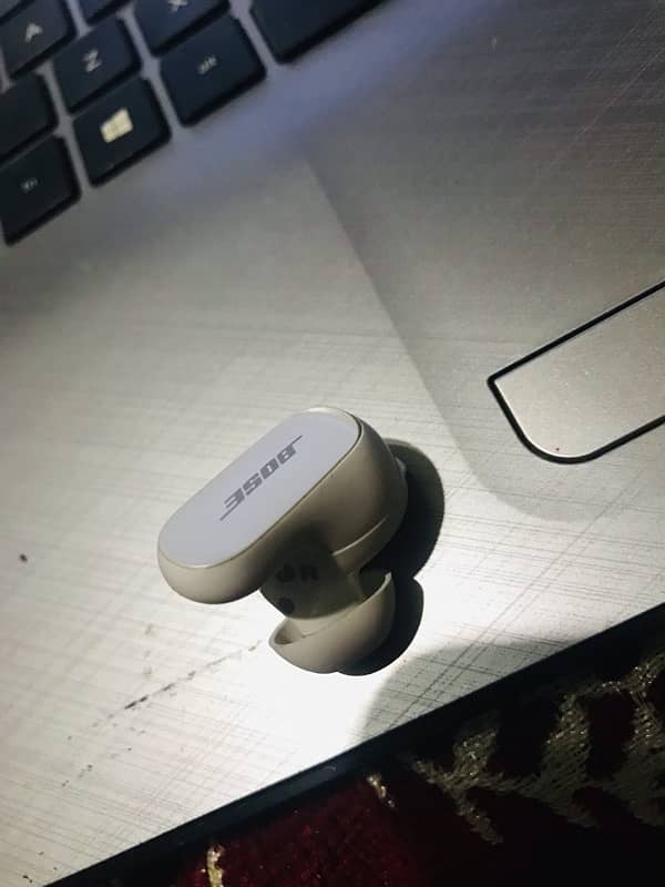 Bose QuietComfort 2 Earbuds 6