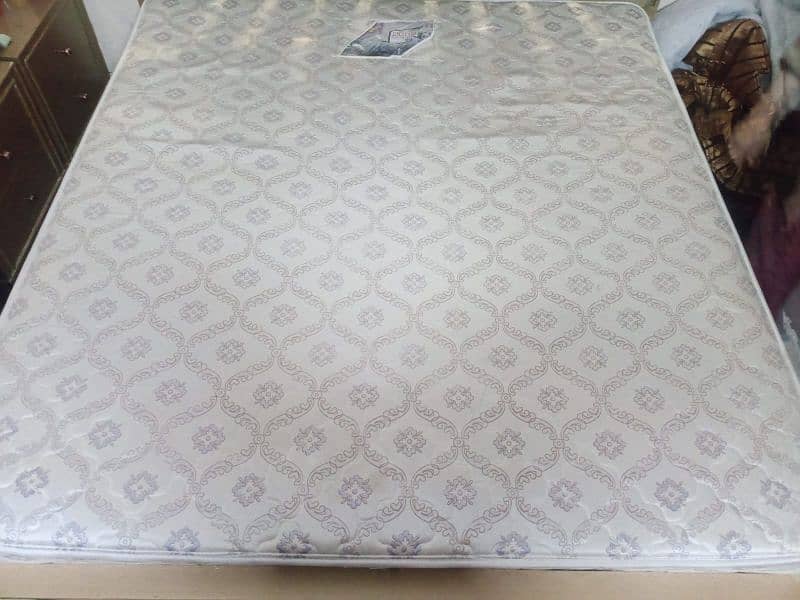 mattress in new condition 0