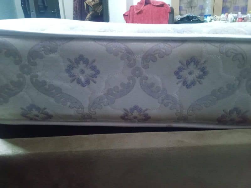 mattress in new condition 1