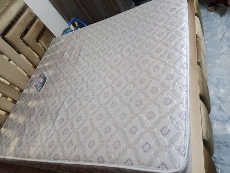 mattress in new condition 3