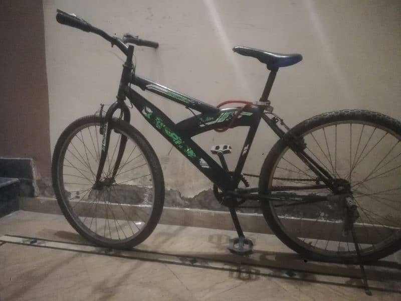 black colur medium size cycle for sale 0