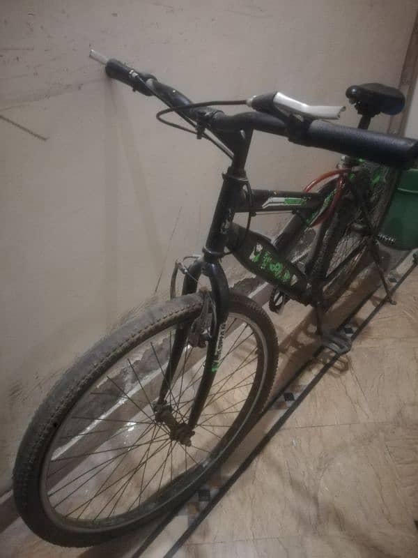 black colur medium size cycle for sale 1