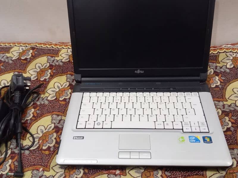 Fujitsu Japan company laptop 7