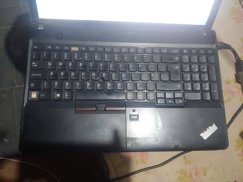 Lenovo Thinkpad laptop 0330.61. . 25.240 8gb 500gb i3 4