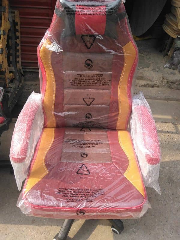 Gaming chair Available 5