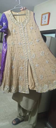 bridal lehnga and kaam walay suits available on best prices.