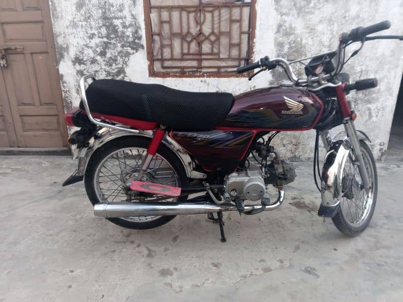 Honda 70cc in good condition 20/21 model 3