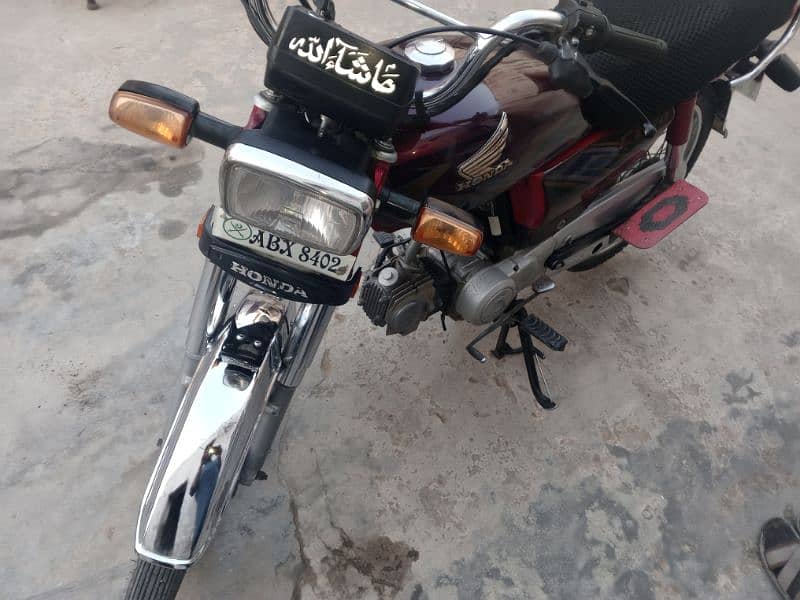 Honda 70cc in good condition 20/21 model 7