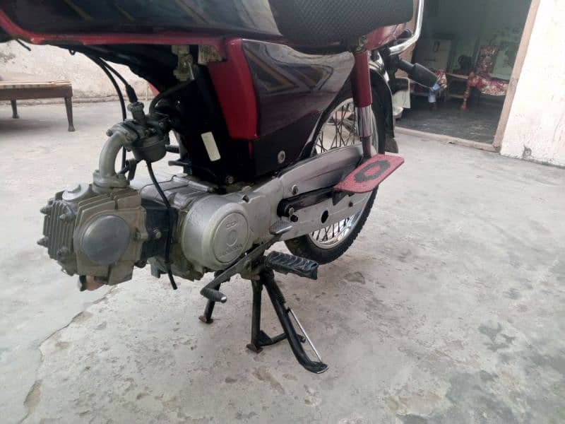 Honda 70cc in good condition 20/21 model 8