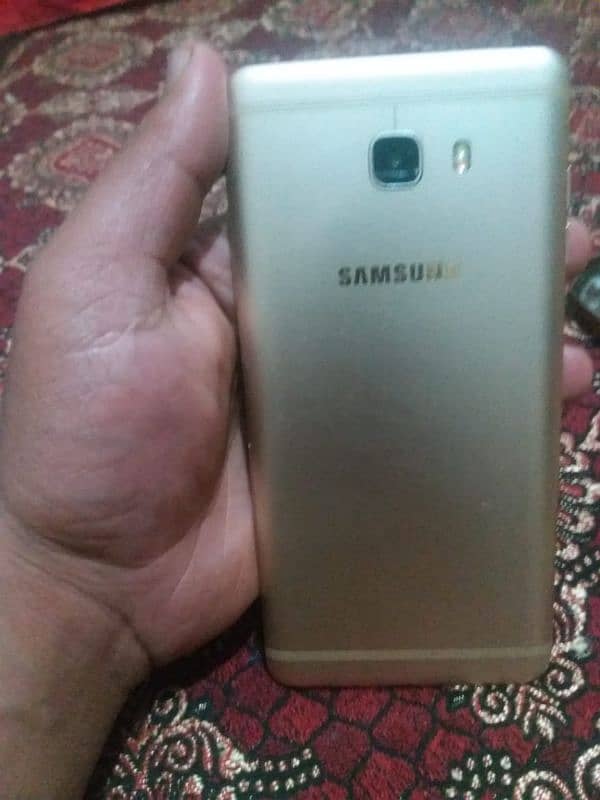 Samsung C9 Pro koi b masala ni ha back camera ni chalta bake all ok ha 2