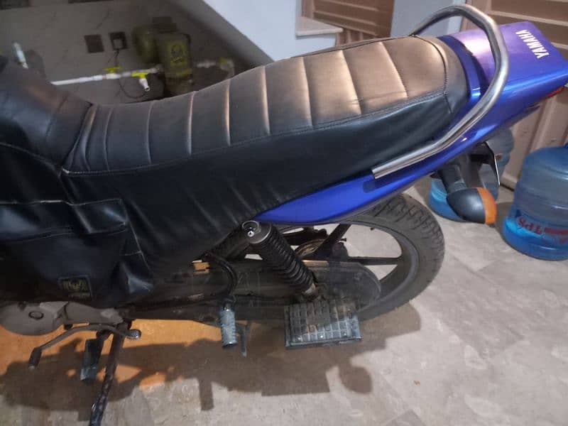 yamaha ybr 125 purplish blue color. 2