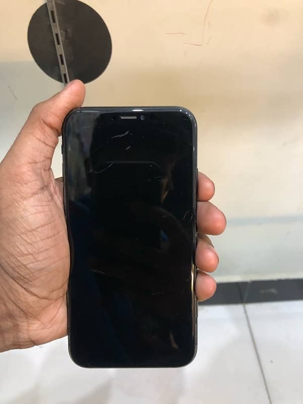 iphone XR 128gb factory unlocke 4