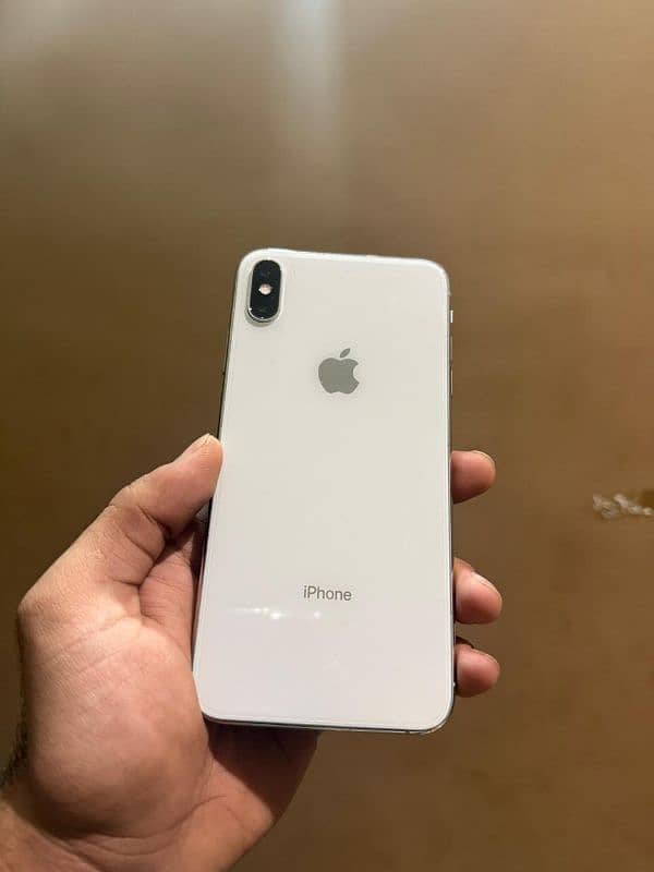 iphone Xsmax white single approved 64gb with box 0