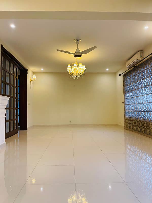 F-11/2: MARGALLA ROAD, 666 Yards MAGNIFICENT CORNER HOUSE, MODERN ARCHITECTURAL, TRIPLE STOREY, 9 Bedrooms, SUPERB/STRIKING LOCATION, Rent is Rs. 1200000/- Final, 20