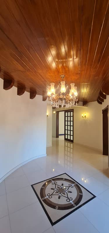 F-11/2: MARGALLA ROAD, 666 Yards MAGNIFICENT CORNER HOUSE, MODERN ARCHITECTURAL, TRIPLE STOREY, 9 Bedrooms, SUPERB/STRIKING LOCATION, Rent is Rs. 1200000/- Final, 42