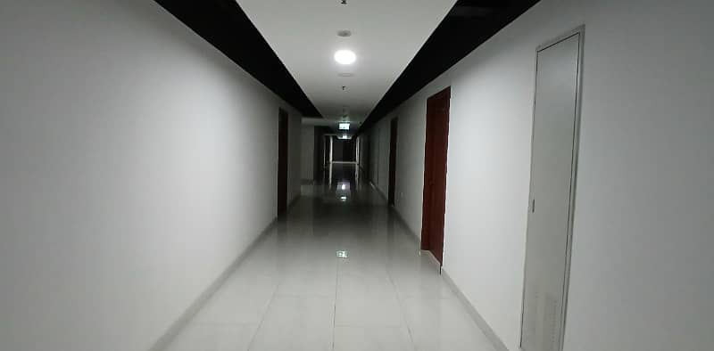 Brand New 422 Square Feet Office Spaces for Rent in Gulberg Ideal Location for Your Business! 2