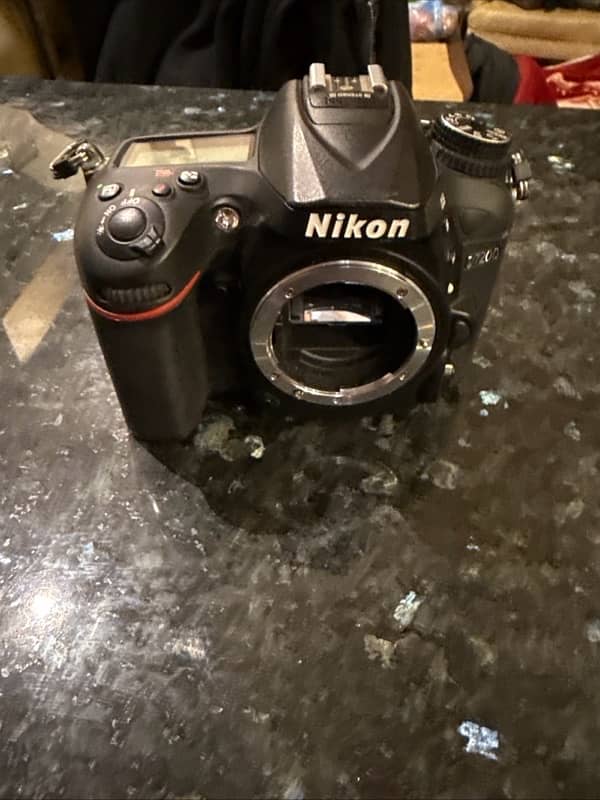 Nikon D7200 body only 4