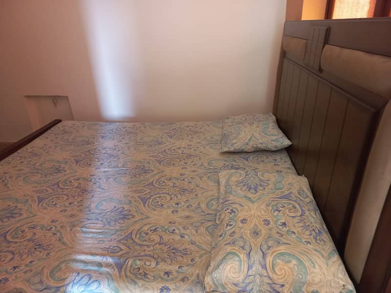 F-11: Semi-Furnished Spacious Room, Attached Bathroom, Balcony, Shared Kitchen, Calm Environment, Single Student Or Working Single Male Preferred, Rent Rs 35,000/-. 6