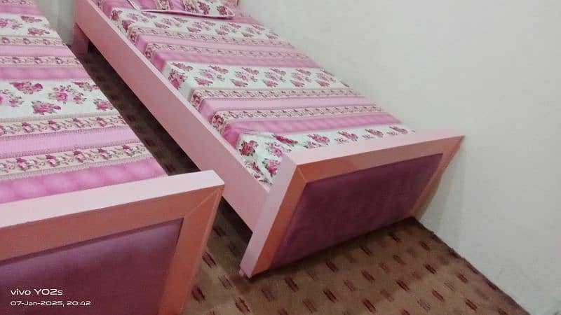 dico painted two single large beds with two side tables 5