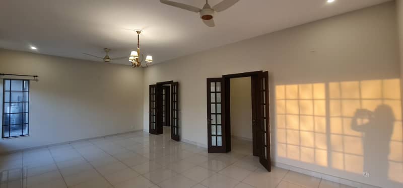 F-11/2: Main Margalla Road, Spacious Modern 3-Bedroom Upper Portion, Separate Gate, Rent Rs. 400,000/-, Per Month. 4