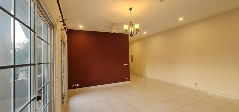 F-11/2: Main Margalla Road, Spacious Modern 3-Bedroom Upper Portion, Separate Gate, Rent Rs. 400,000/-, Per Month. 15