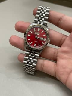 seiko 5 red dial