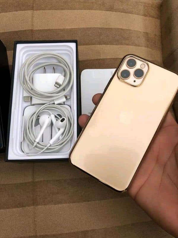 iPhone xS max 256GB0=3=2=6=8=907=8=0=3=6 0