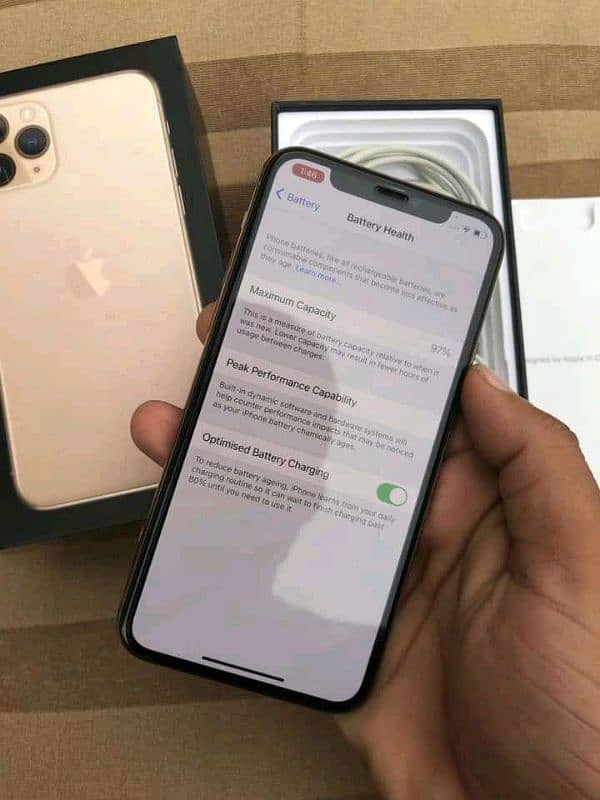 iPhone xS max 256GB0=3=2=6=8=907=8=0=3=6 1