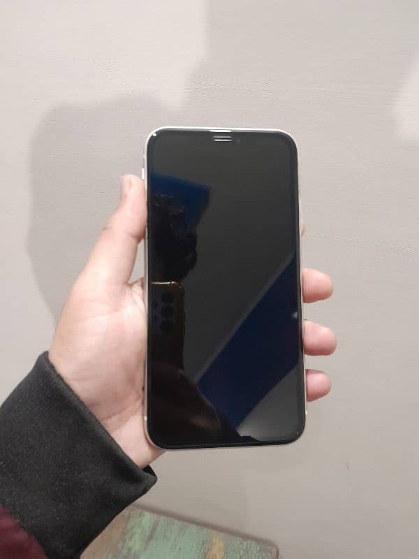 Iphone 11 pta approved 10/10 condition 3