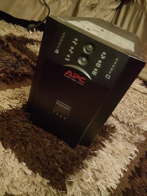 APC UPS 1500 WATT 0