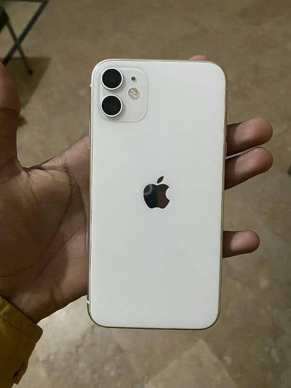 i phone 11 128GB 10 by 10 0