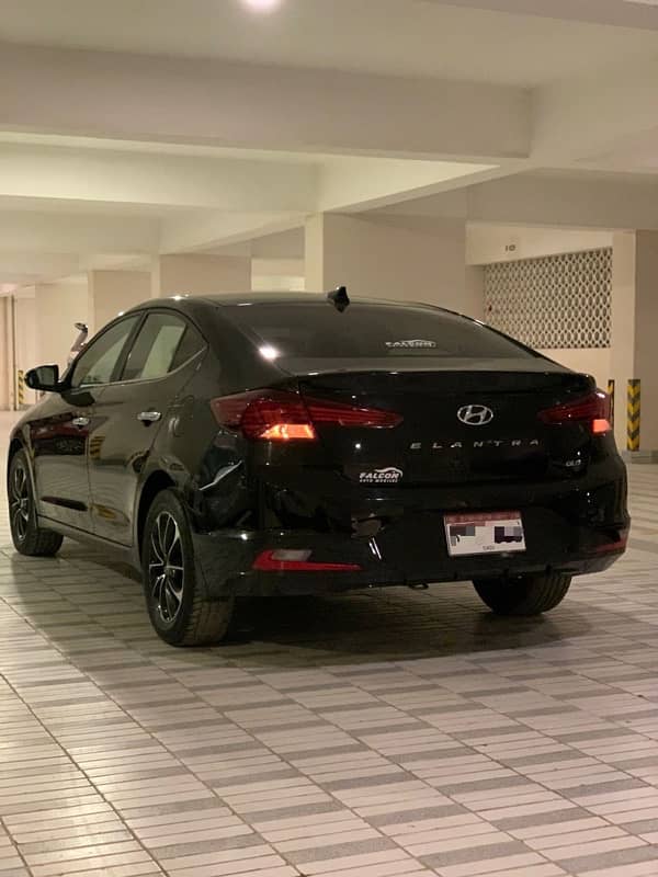 Hyundai Elantra 2021 3