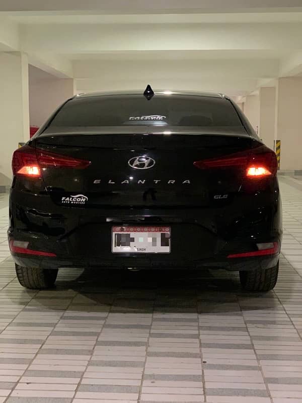 Hyundai Elantra 2021 4