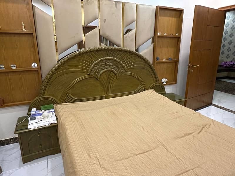 Wooden bedset ( Dressing & Chairs ) 4