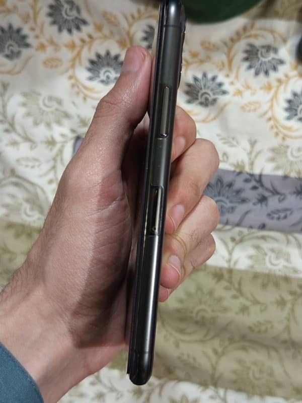 iPhone 11 Pro Non PTA 64GB FU exchange Possible only iPhones 3