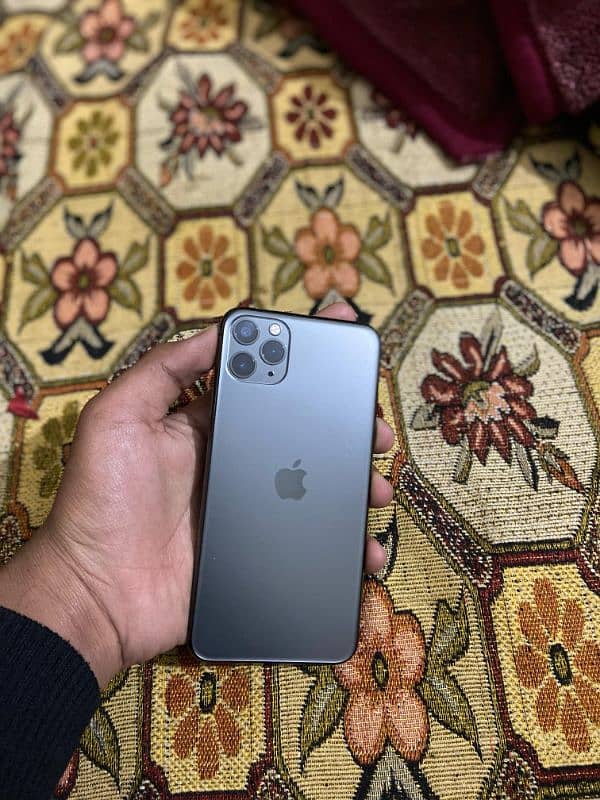 iPhone 11 pro max 5