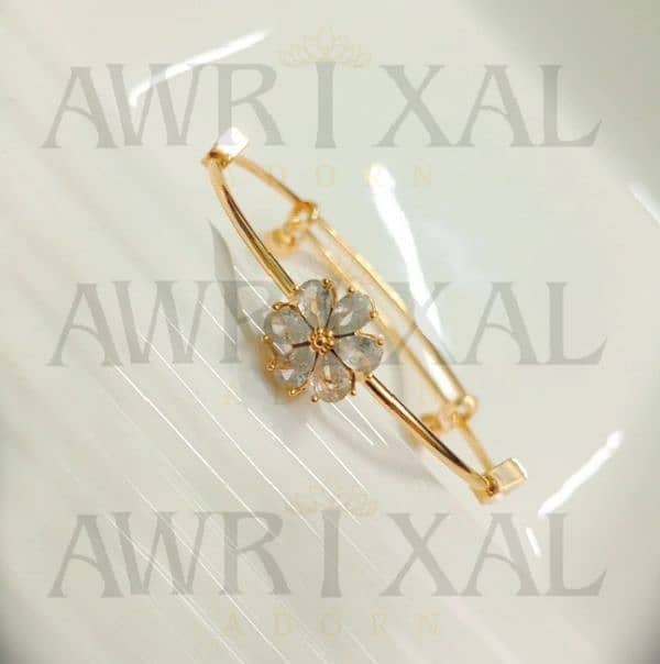 Stainless Golden Flower Bracelet 1