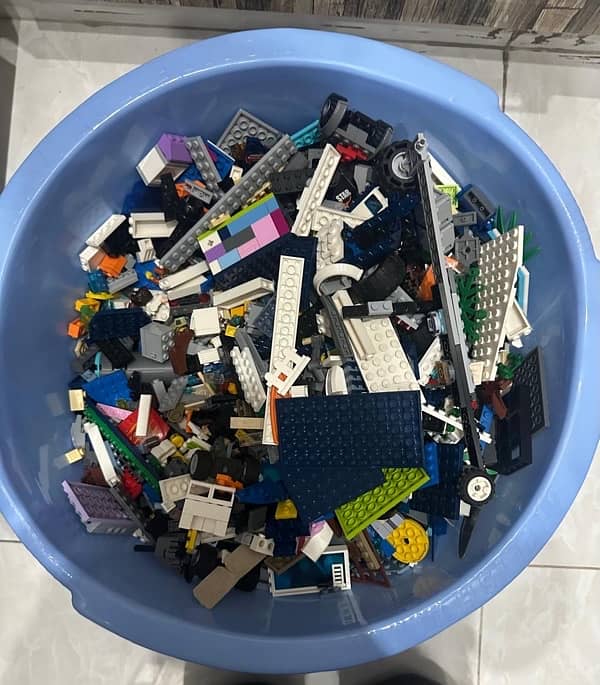 Lego Toys. perfect condition best for lego enthusiasts 1