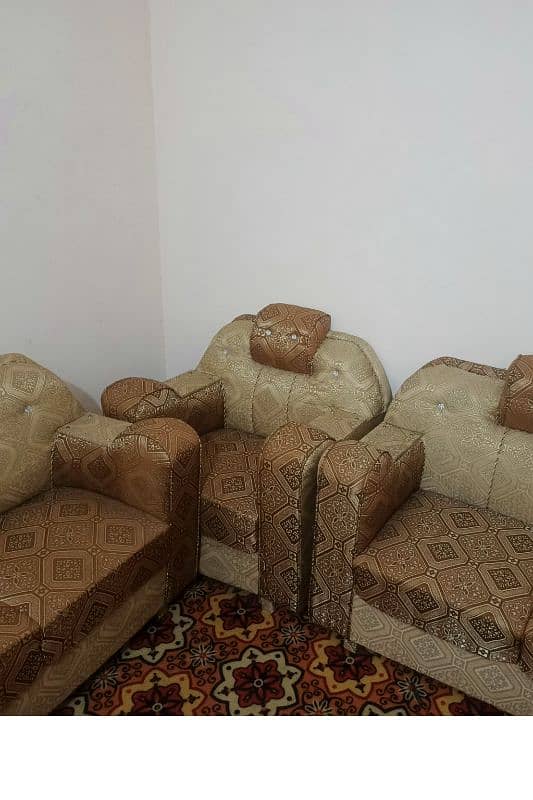 6 seter sofa for sale good condition 0